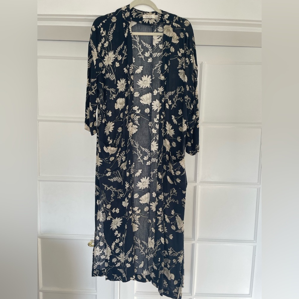 Navy floral kimono with pockets
